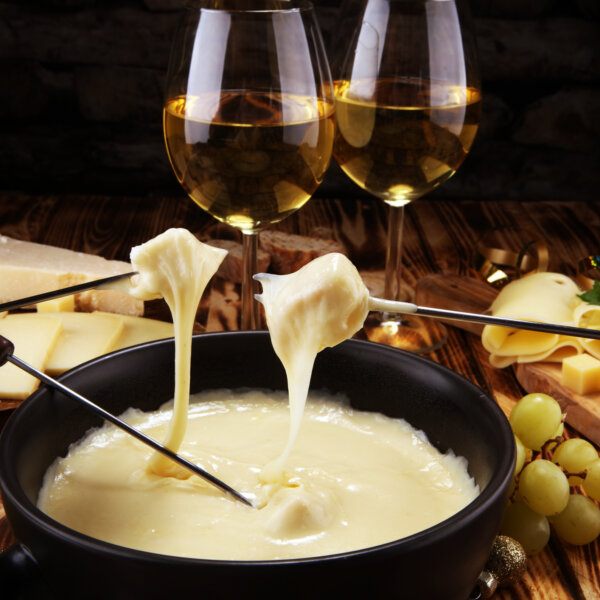 Fondue mit Weinglas